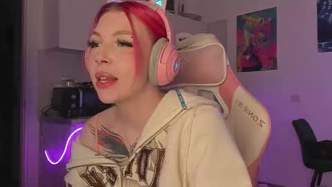 Stacy online show from February 17, 2026, 9:43 pm