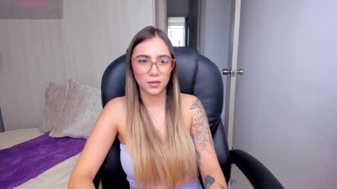 Stacy Conner online show from September 19, 2025, 8:09 pm