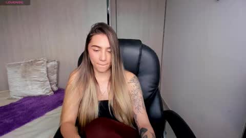 Stacy Conner online show from October 16, 2025, 3:35 pm