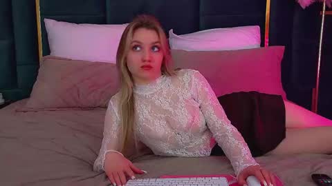 StacyEvances online show from February 6, 2026, 6:40 am