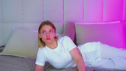 Snapshot of stacyevancesss chatting on July 3, 2026, 6:42 am StacyEvances online show from July 3, 2026, 6:42 am