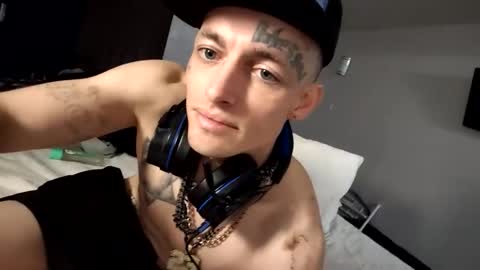 Straightupdownbad online show from February 1, 2026, 4:55 am