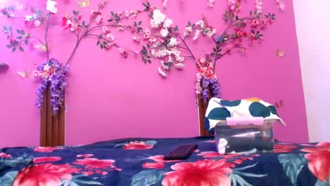 alejandra online show from June 29, 2026, 7:58 pm