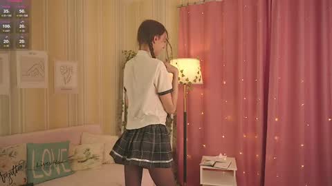 Chloe online show from April 11, 2026, 12:42 pm