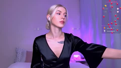 Snapshot of starlightstacey chatting on September 20, 2025, 1:28 am Stacey online show from September 20, 2025, 1:28 am