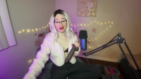 Snapshot of starr1123 chatting on December 4, 2025, 1:15 am Starr online show from December 4, 2025, 1:15 am