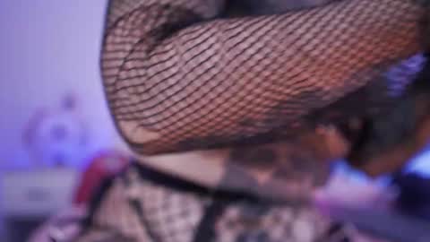 Yoko online show from December 4, 2025, 7:55 pm