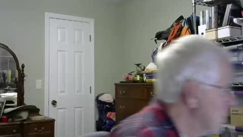 Snapshot of stasw20 chatting on February 5, 2025, 1:37 am stasw20 online show from February 5, 2025, 1:37 am