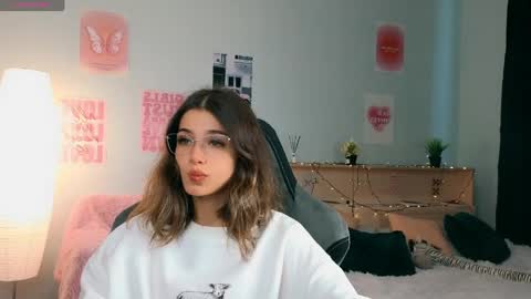 Sara online show from June 1, 2026, 1:24 pm