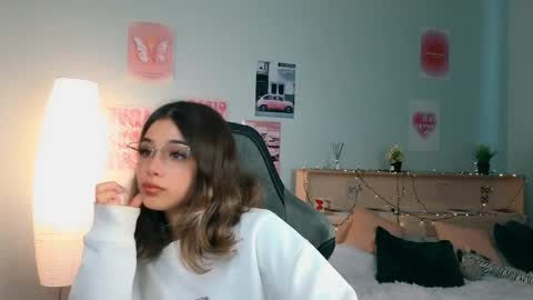 Sara online show from June 3, 2026, 2:33 pm