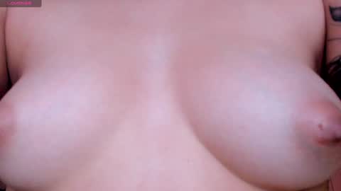 Stefa Gomez  online show from January 16, 2025, 5:55 pm