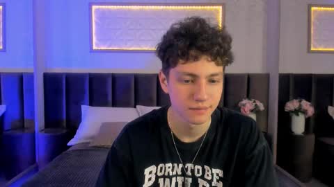 Snapshot of stefanbev chatting on February 25, 2026, 7:56 pm Esrefan online show from February 25, 2026, 7:56 pm