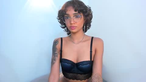 Snapshot of stefania_paz chatting on September 25, 2025, 9:18 pm Stefania online show from September 25, 2025, 9:18 pm