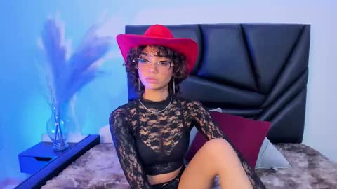 Snapshot of stefania_paz chatting on September 27, 2025, 8:03 pm Stefania online show from September 27, 2025, 8:03 pm