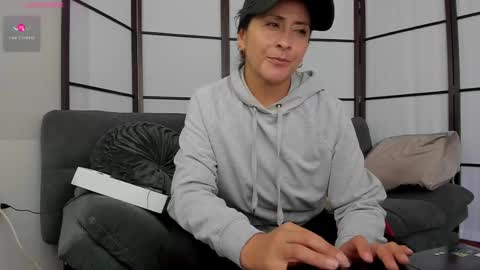 Stafania 3 online show from February 9, 2026, 5:06 pm