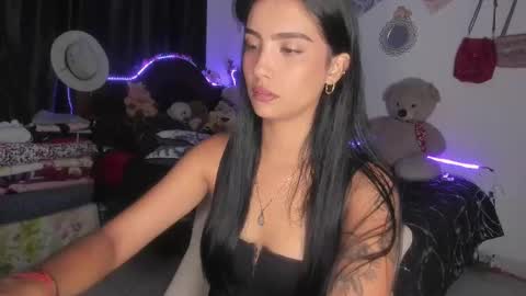 Im MiaIts my first day here  online show from February 22, 2025, 1:11 am
