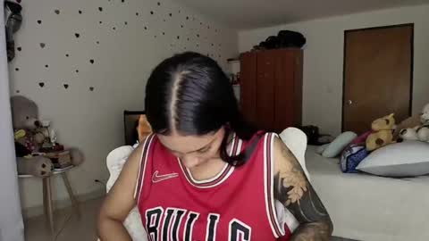 Snapshot of stefanny_pllus chatting on February 5, 2026, 2:05 am Im MiaIts my first day here online show from February 5, 2026, 2:05 am