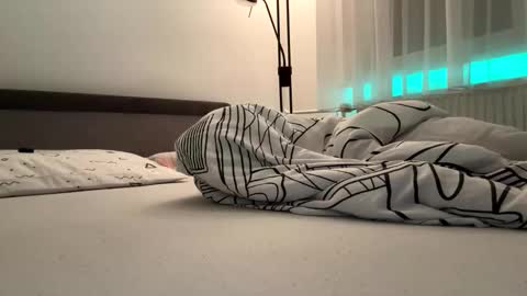 stefanomorelli online show from October 27, 2025, 7:29 pm