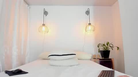 Stefany online show from February 11, 2026, 8:03 pm