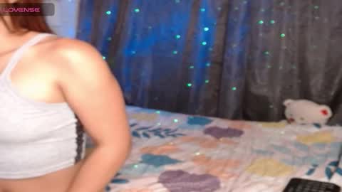 stefany_pablo1 online show from November 5, 2025, 1:22 pm