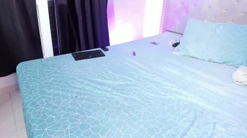 steffany_lopez_ online show from January 14, 2025, 9:30 pm