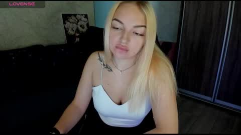 Snapshot of stella__cox chatting on September 13, 2025, 5:40 am Stella Cox online show from September 13, 2025, 5:40 am