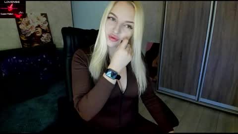 Snapshot of stella__cox chatting on November 15, 2025, 6:44 am Stella Cox online show from November 15, 2025, 6:44 am
