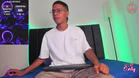 Snapshot of stella_drake chatting on February 15, 2026, 1:41 pm Drake online show from February 15, 2026, 1:41 pm