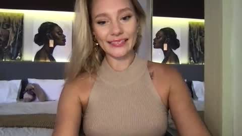 Snapshot of stella_loveu chatting on October 28, 2025, 2:04 am Stella online show from October 28, 2025, 2:04 am