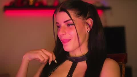 Snapshot of stella_shock chatting on January 13, 2025, 1:23 am Stella online show from January 13, 2025, 1:23 am