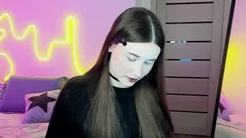 stella_sunny online show from December 5, 2025, 6:48 pm