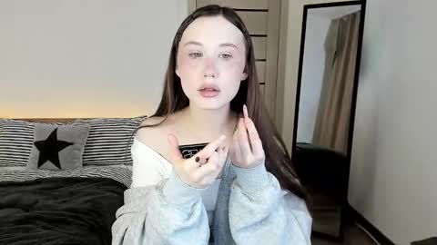 stella_sunny online show from March 5, 2026, 4:25 pm