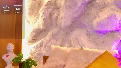 S T E L L A online show from March 30, 2026, 10:11 pm