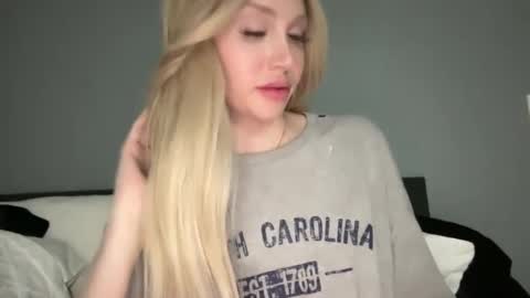 Stella Bella online show from February 1, 2025, 6:21 am