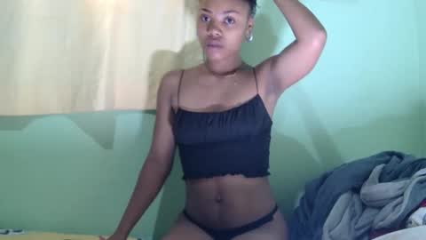 stellah2555 online show from April 5, 2026, 4:31 am