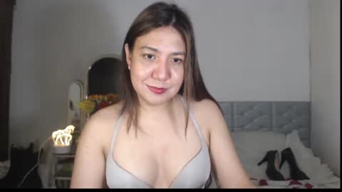 Stella online show from November 22, 2025, 3:27 am