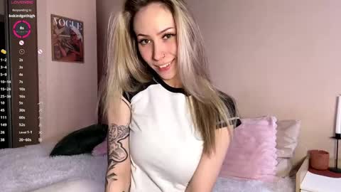 Alexia online show from April 14, 2026, 3:23 am