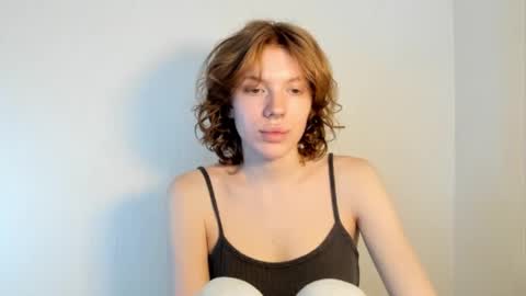 Snapshot of stellaswen chatting on September 9, 2025, 11:54 am S T E L L A online show from September 9, 2025, 11:54 am