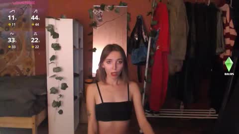 Stephanie 3 online show from September 15, 2025, 4:29 pm