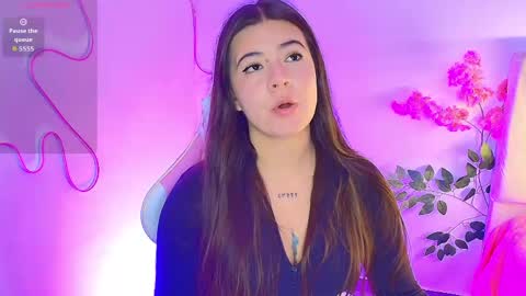 Snapshot of stepha_sweet chatting on May 9, 2026, 10:59 pm Emma online show from May 9, 2026, 10:59 pm