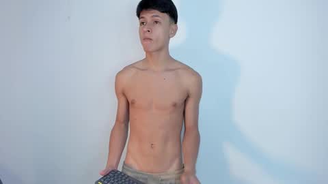 Stephane Rouss online show from November 22, 2025, 7:57 pm