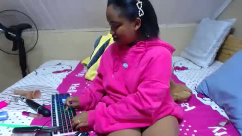 Snapshot of stephaniafa chatting on December 19, 2024, 4:13 am perfectly imperfect girl online show from December 19, 2024, 4:13 am