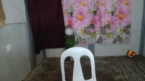 Snapshot of stephanie_zee chatting on June 15, 2026, 6:37 am stephanie_zee online show from June 15, 2026, 6:37 am