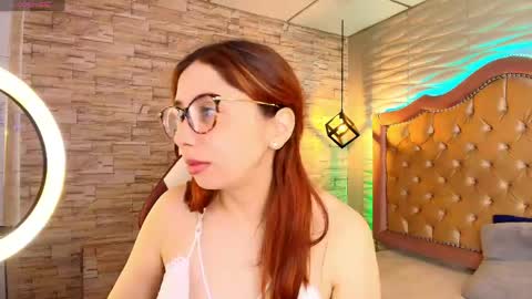 Stephaniesun  online show from April 18, 2026, 12:53 pm