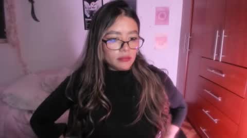 Stephanie  online show from January 18, 2026, 3:32 am