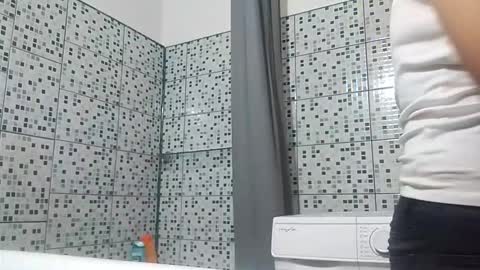 Stephany online show from November 14, 2025, 6:17 pm