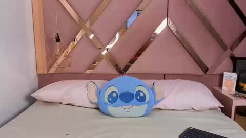 Snapshot of stephany_grand chatting on September 17, 2025, 4:19 pm stephany_grand online show from September 17, 2025, 4:19 pm