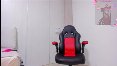 Snapshot of stephany_milan chatting on October 22, 2025, 12:38 pm stephany milan online show from October 22, 2025, 12:38 pm