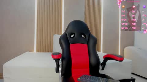 Snapshot of stephany_milan chatting on October 29, 2025, 12:40 pm stephany milan online show from October 29, 2025, 12:40 pm