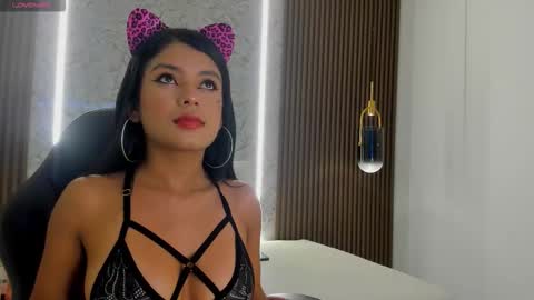 Snapshot of stephany_milan chatting on November 1, 2025, 12:40 pm stephany milan online show from November 1, 2025, 12:40 pm